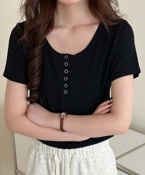 DAY CLOSET(デイ クローゼット)の「【襟ぐり広め】半袖 ヘンリーネック スナップボタン Tシャツ レディース(Tシャツ/カットソー・レディース・オートミール/ブラック・FREE)」の15枚目の写真