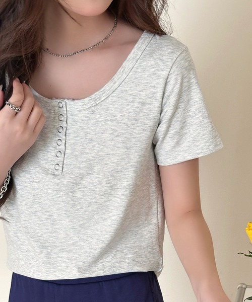 DAY CLOSET(デイ クローゼット)の「【襟ぐり広め】半袖 ヘンリーネック スナップボタン Tシャツ レディース(Tシャツ/カットソー・レディース・オートミール/ブラック・FREE)」の16枚目の写真