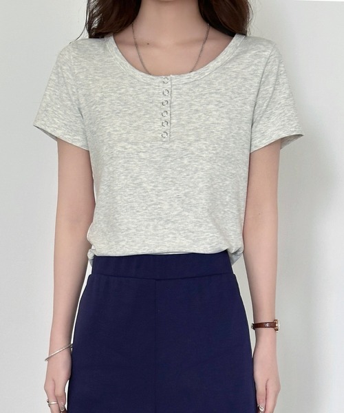 DAY CLOSET(デイ クローゼット)の「【襟ぐり広め】半袖 ヘンリーネック スナップボタン Tシャツ レディース(Tシャツ/カットソー・レディース・オートミール/ブラック・FREE)」の17枚目の写真