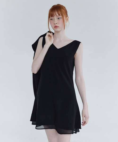 MICANE(ミケーネ)の「リオルミニドレス-ラッフルブラウスセットアップ(ワンピース・レディース・ブラック/アイボリー・SMALL/MEDIUM/LARGE/X-LARGE/XX-LARGE)」の9枚目の写真