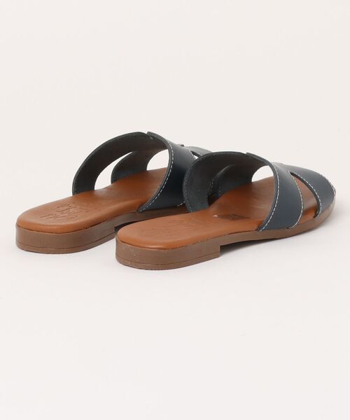 inter-chaussures（インターショシュール）の「【Oh my Sandals】スクエアトウフラットミュールサンダル(E62208)（サンダル・レディース・シルバー/ブラック/ホワイト/ブラウン/ネイビー・35/36/37/38/39）」の6枚目の写真