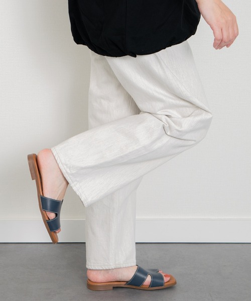 inter-chaussures（インターショシュール）の「【Oh my Sandals】スクエアトウフラットミュールサンダル(E62208)（サンダル・レディース・シルバー/ブラック/ホワイト/ブラウン/ネイビー・35/36/37/38/39）」の14枚目の写真