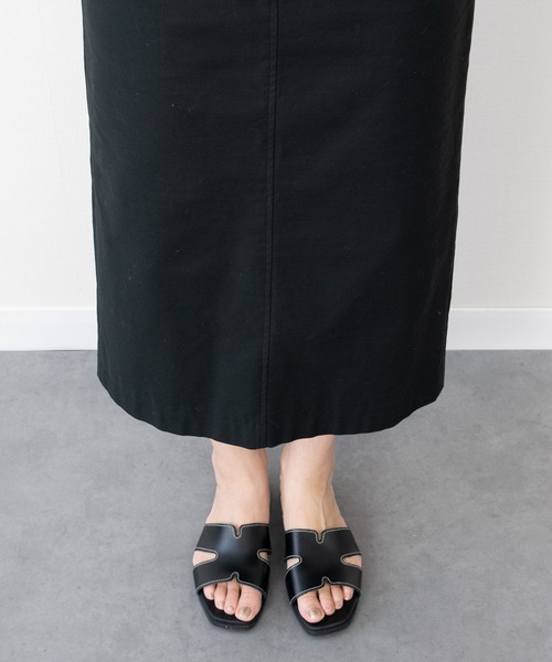 inter-chaussures（インターショシュール）の「【Oh my Sandals】スクエアトウフラットミュールサンダル(E62208)（サンダル・レディース・シルバー/ブラック/ホワイト/ブラウン/ネイビー・35/36/37/38/39）」の8枚目の写真