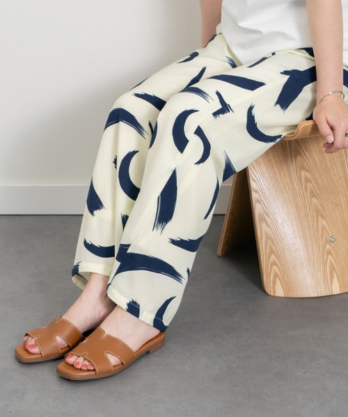 inter-chaussures（インターショシュール）の「【Oh my Sandals】スクエアトウフラットミュールサンダル(E62208)（サンダル・レディース・シルバー/ブラック/ホワイト/ブラウン/ネイビー・35/36/37/38/39）」の12枚目の写真