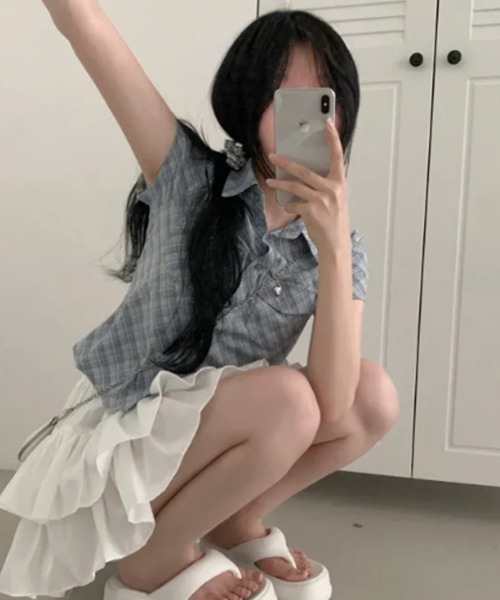 VIVID LADY(ビビッドレディー)の「チェック柄 ショート丈 半袖カラーシャツ(シャツ/ブラウス・レディース・ライトブルー/ブラック/レッド・FREE)」の13枚目の写真
