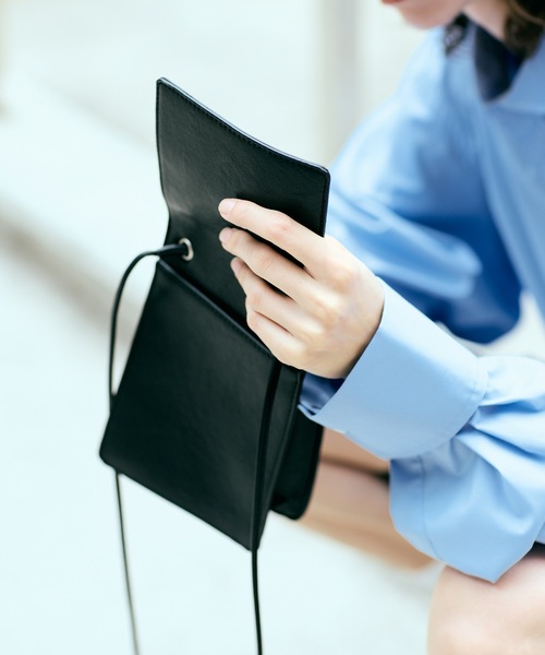 cii（シー）の「【UNISEX】Smooth PU Mini Bag / スムースPUミニバッグ（ショルダーバッグ・メンズ・ブラック・FREE）」の4枚目の写真