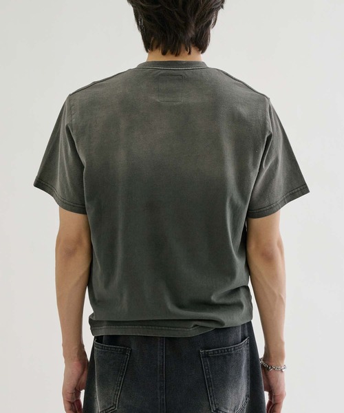 EPNK(イーピーエヌケー)の「Gradient spray-faded tee / グラデーションスプレー加工T(Tシャツ/カットソー・メンズ・チャコールグレー/ブラック/ブラウン系その他・SMALL/LARGE/MEDIUM)」の19枚目の写真