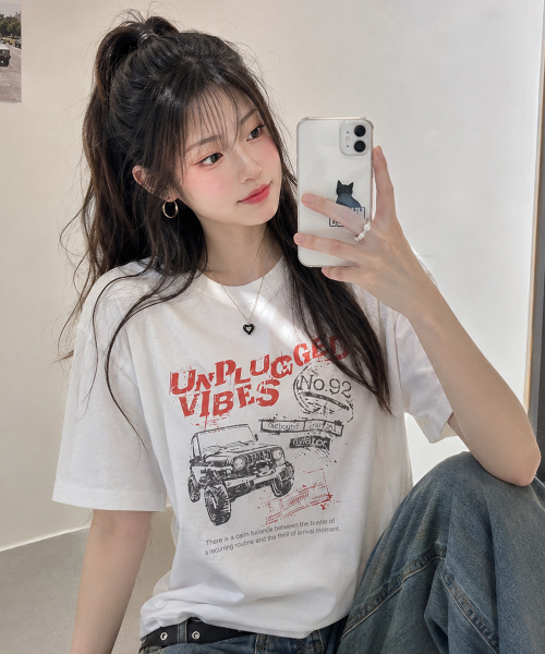 CHASECULT(チェイスカルト)の「共用ヴィンテージグラフィック半袖Tシャツ-FBRU5817D01(Tシャツ/カットソー・レディース・ホワイト・90/95/100/105)」の3枚目の写真