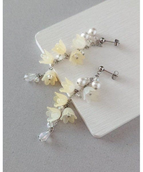tone(トーン)の「【推しに愛されるアクセサリー】クリアイエローすずらんの上品ピアス(サージカルステンレス)(MA)(ピアス(両耳用)・メンズ・イエロー・FREE)」の5枚目の写真