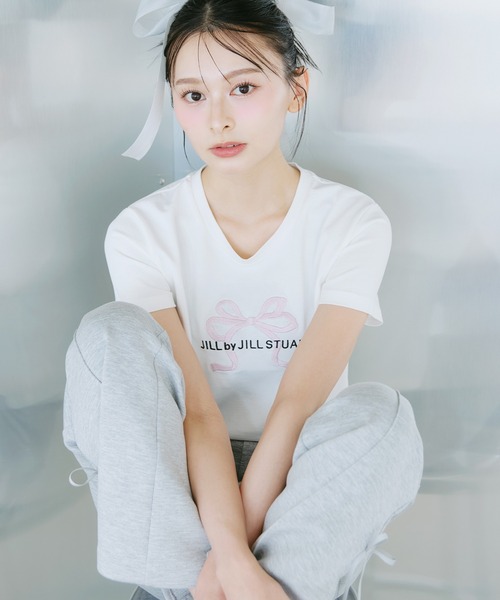 JILL by JILL STUART（ジルバイジルスチュアート）の「＜RIBBONシリーズ＞フロントロゴＴシャツ オーガニックコットン（Tシャツ/カットソー・レディース・ブラック/ピンク/ホワイト・FREE）」の4枚目の写真