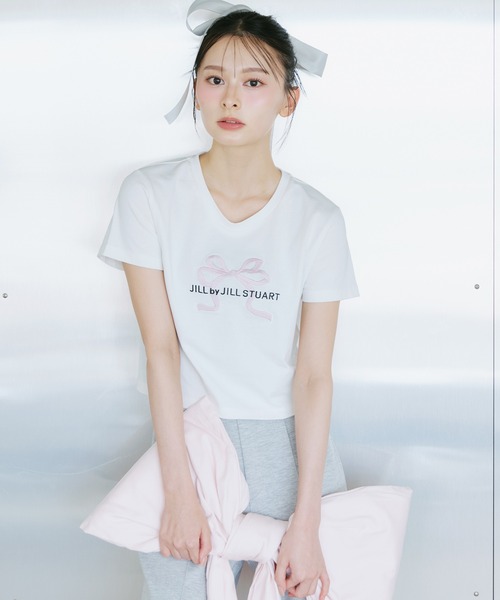 JILL by JILL STUART（ジルバイジルスチュアート）の「＜RIBBONシリーズ＞フロントロゴＴシャツ オーガニックコットン（Tシャツ/カットソー・レディース・ブラック/ピンク/ホワイト・FREE）」の5枚目の写真