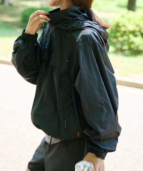 OUTDOOR PRODUCTS(アウトドアプロダクツ)の「ULT SPORTS RUNNIN' PACKABLE TRACK JACKET(マウンテンパーカー・レディース・ベージュ/ブラウン/ブラック・FREE)」の10枚目の写真