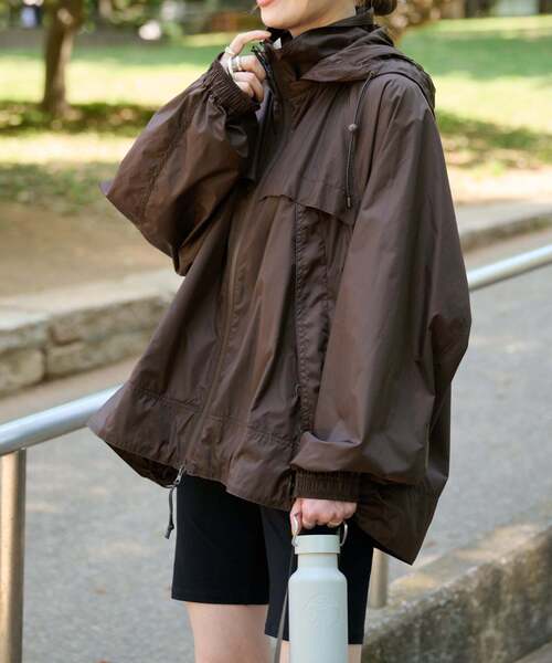 OUTDOOR PRODUCTS(アウトドアプロダクツ)の「ULT SPORTS RUNNIN' PACKABLE TRACK JACKET(マウンテンパーカー・レディース・ベージュ/ブラウン/ブラック・FREE)」の20枚目の写真