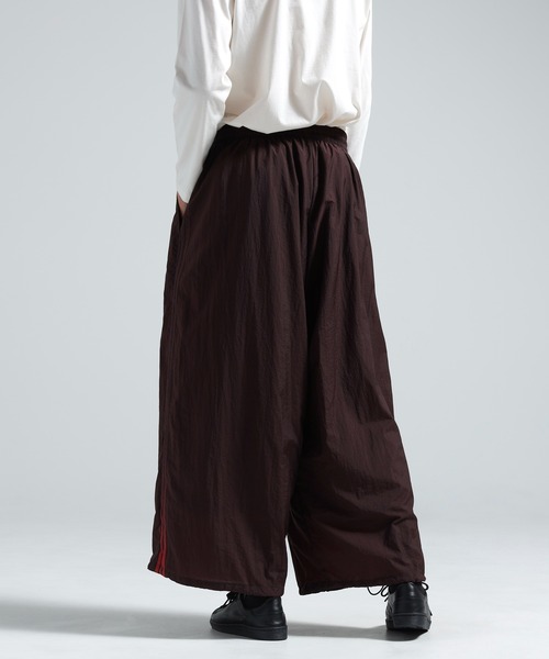 Y-3(ワイスリー)の「Y-3 GRADIENT 3 STRIPES NYLON WIDE PANTS(その他パンツ・メンズ・バーガンディー・X-SMALL/MEDIUM/SMALL/XX-SMALL/LARGE)」の2枚目の写真
