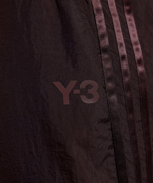 Y-3(ワイスリー)の「Y-3 GRADIENT 3 STRIPES NYLON WIDE PANTS(その他パンツ・メンズ・バーガンディー・X-SMALL/MEDIUM/SMALL/XX-SMALL/LARGE)」の9枚目の写真