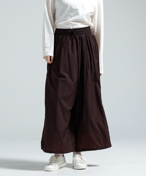 Y-3(ワイスリー)の「Y-3 GRADIENT 3 STRIPES NYLON WIDE PANTS(その他パンツ・メンズ・バーガンディー・X-SMALL/MEDIUM/SMALL/XX-SMALL/LARGE)」の6枚目の写真