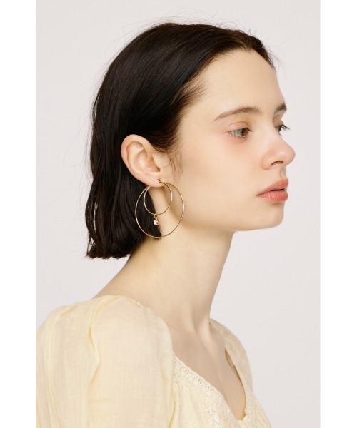 SLY(スライ)の「DOUBLE HOOP P/EARRING ダブルフープピアス(ピアス(両耳用)・レディース・ゴールド/シルバー・FREE)」の2枚目の写真