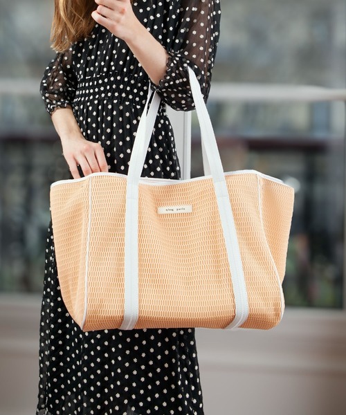 q bag paris(キューバッグパリ)の「【洗濯機洗い可】nest zip L ネストジップ エル トートバッグ(トートバッグ・レディース・ブラウン系その他2/チョコ/タン/モカ/ピンクベージュ/セージグリーン/クリーム/グレー系その他2/ライトベージュ/スモークピンク/ブラック系その他2/ブルー系その他2/レモンイエロー/ホワイト系その他2/ブラック/ライトブルー/ライトグレー/ホワイト/ブルー/オリーブ/ベージュ系その他6/ベージュ系その他5/ベージュ系その他4/ベージュ系その他3/ベージュ系その他2/ブラウン系その他5/ベージュ系その他7/ネイビー/レッド/ライトピンク/ブラウン系その他・FREE)」の12枚目の写真