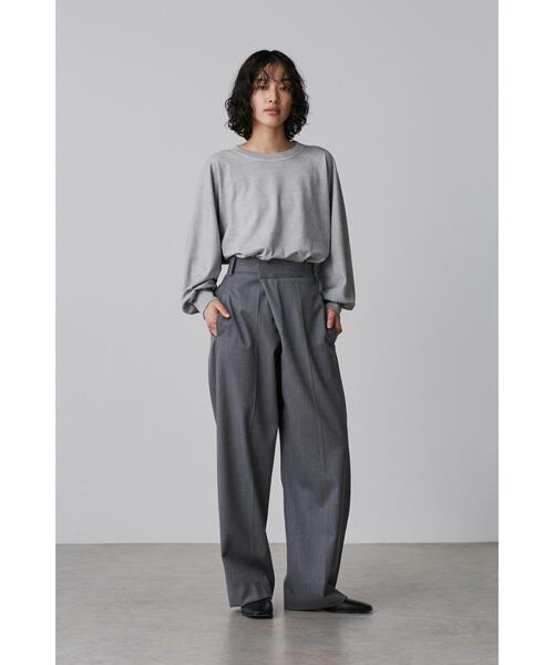YLEVE(イレーヴ)の「YLEVE / WOOL SURGE TROUSERS(その他パンツ・レディース・カーキ/グレー・1/0)」の1枚目の写真