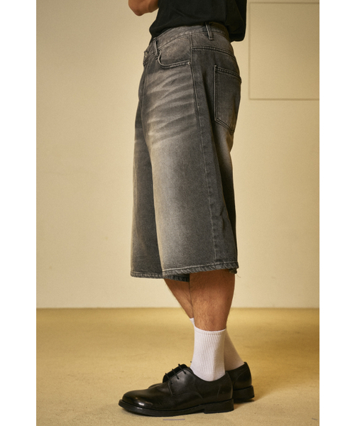 AMOU(アモウ)の「Essential bermudapants BLACK(デニムパンツ・レディース・その他・1/2/3)」の9枚目の写真