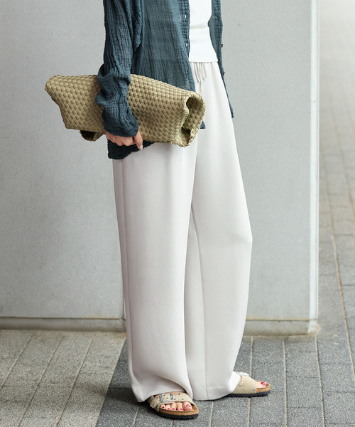 IENA(イエナ)の「《追加2》ウォッシャブルシルキーサテンイージーパンツ(その他パンツ・レディース・ベージュ/ブラック・36/34/40/38)」の22枚目の写真