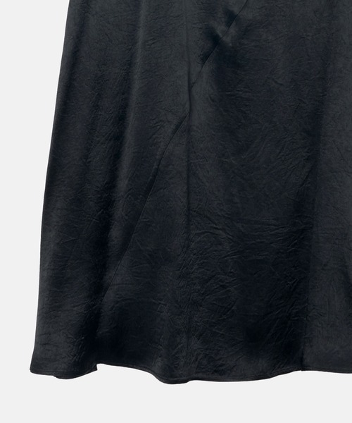 LE CIEL BLEU（ルシェルブルー）の「ソリッドサテンマキシスカート / Solid Satin Maxi Skirt（スカート・レディース・シルバー/ブラック・34/38/36）」の8枚目の写真