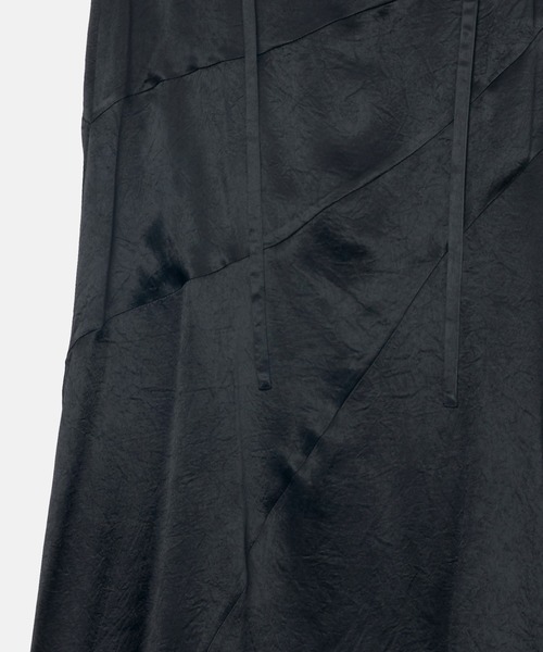 LE CIEL BLEU（ルシェルブルー）の「ソリッドサテンマキシスカート / Solid Satin Maxi Skirt（スカート・レディース・シルバー/ブラック・34/38/36）」の7枚目の写真