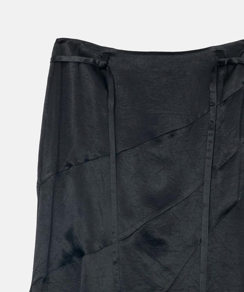 LE CIEL BLEU（ルシェルブルー）の「ソリッドサテンマキシスカート / Solid Satin Maxi Skirt（スカート・レディース・シルバー/ブラック・34/38/36）」の6枚目の写真