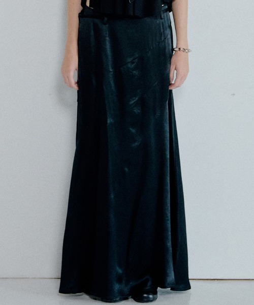 LE CIEL BLEU（ルシェルブルー）の「ソリッドサテンマキシスカート / Solid Satin Maxi Skirt（スカート・レディース・シルバー/ブラック・34/38/36）」の3枚目の写真
