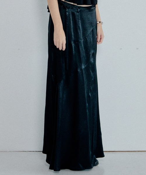 LE CIEL BLEU（ルシェルブルー）の「ソリッドサテンマキシスカート / Solid Satin Maxi Skirt（スカート・レディース・シルバー/ブラック・34/38/36）」の22枚目の写真
