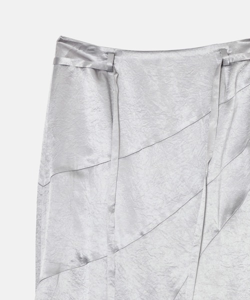 LE CIEL BLEU（ルシェルブルー）の「ソリッドサテンマキシスカート / Solid Satin Maxi Skirt（スカート・レディース・シルバー/ブラック・34/38/36）」の16枚目の写真