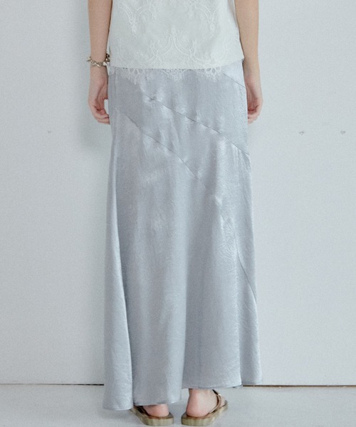LE CIEL BLEU（ルシェルブルー）の「ソリッドサテンマキシスカート / Solid Satin Maxi Skirt（スカート・レディース・シルバー/ブラック・34/38/36）」の14枚目の写真