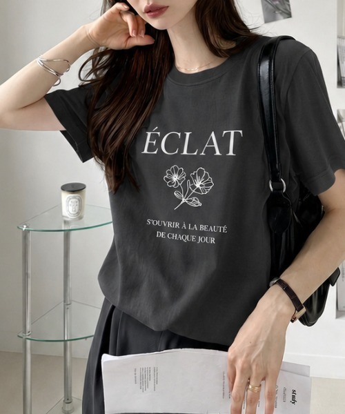 sowme.(ソウミー)の「大人可愛く着映える?【フラワーイラスト フレンチロゴ ベーシック Tシャツ】(Tシャツ/カットソー・レディース・ホワイト系その他/ホワイト系その他2/スミクロ・SMALL/LARGE/MEDIUM)」の5枚目の写真