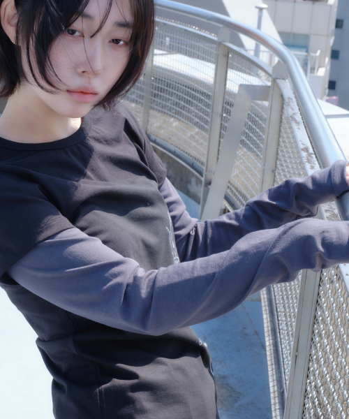 MIUKI(ミユキ)の「Miyu Layered Long Sleeve (Black)(Tシャツ/カットソー・レディース・その他・1/2)」の3枚目の写真