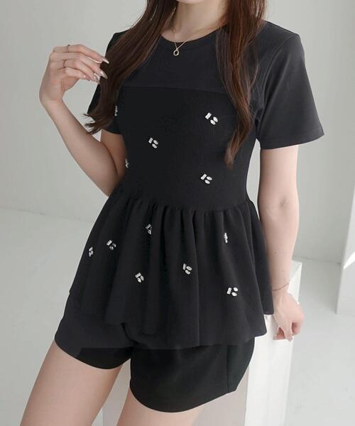 SOELA(ソエラ)の「ビジュー付ペプラムドッキングニット(Tシャツ/カットソー・レディース・ホワイト×ブラック/ブラック×ブラック・FREE)」の14枚目の写真