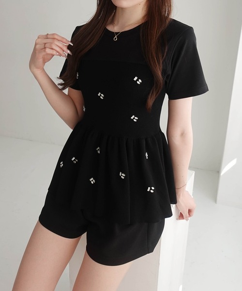 SOELA(ソエラ)の「ビジュー付ペプラムドッキングニット(Tシャツ/カットソー・レディース・ホワイト×ブラック/ブラック×ブラック・FREE)」の2枚目の写真