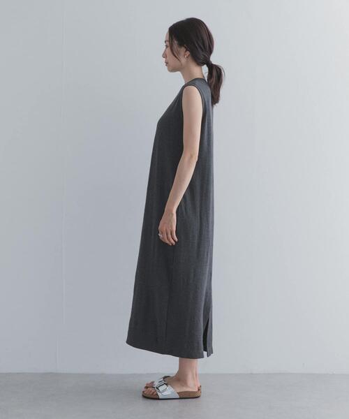 URBAN RESEARCH DOORS(アーバンリサーチドアーズ)の「ノースリーブカットリブワンピース | カットワンピ/サマーワンピ/大人カジュアル/リラクシー(ワンピース・レディース・チャコールグレー/ブラック・FREE)」の4枚目の写真