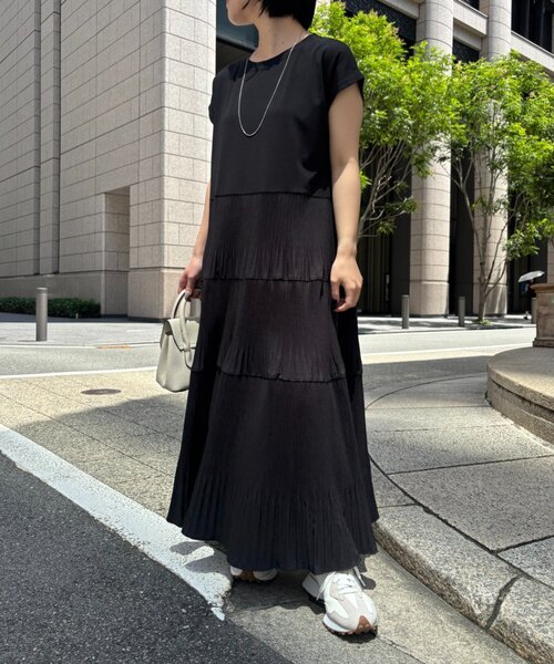 Jena espace merveilleux(ジェナ エスパスメルヴェイユ)の「ランダムプリーツワンピース(ワンピース・レディース・チャコールグレー/ブラウン・FREE)」の13枚目の写真