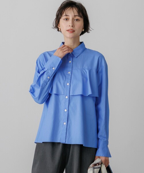 23区 S(ニジュウサンクチイサイサイズ)の「CANCLINI ラッフルフレア ブラウス(シャツ/ブラウス・レディース・ブルー系/ダルブルー系1/ダークブラウン系1/オレンジ系1・32)」の2枚目の写真