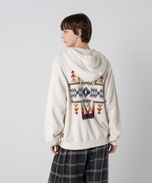 PENDLETON(ペンドルトン)の「吊り裏毛 バックグラフィック Wジップパーカー(パーカー・メンズ・サックスブルー系/ブラウン/ライトグレー系/Cobalt/ブラック・SMALL/MEDIUM/LARGE)」の18枚目の写真
