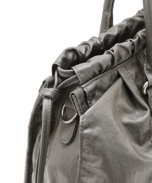 athe（アテ）の「[FRILL] フリルチェーン グレー デュフスキン トートバッグ M AABA6F730G2（ショルダーバッグ・レディース・アッシュグレー・FREE）」の7枚目の写真