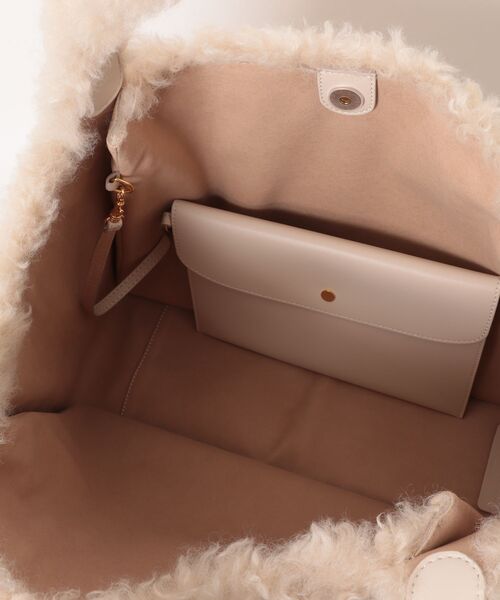 STELLA McCARTNEY(ステラマッカートニー)の「Logo Tote Bag Eco Alter Shearling / ロゴ トートバッグ エコ オルター シアリング(トートバッグ・レディース・オートミール・ONE SIZE)」の4枚目の写真