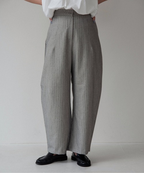 lawgy(ラウジー)の「nuance forme melange pants / ニュアンスフォルムメランジパンツ(スラックス・レディース・チャコール/グレー系・FREE)」の2枚目の写真