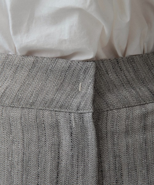 lawgy(ラウジー)の「nuance forme melange pants / ニュアンスフォルムメランジパンツ(スラックス・レディース・チャコール/グレー系・FREE)」の9枚目の写真