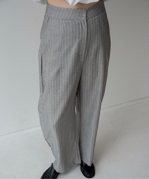 lawgy(ラウジー)の「nuance forme melange pants / ニュアンスフォルムメランジパンツ(スラックス・レディース・チャコール/グレー系・FREE)」の11枚目の写真