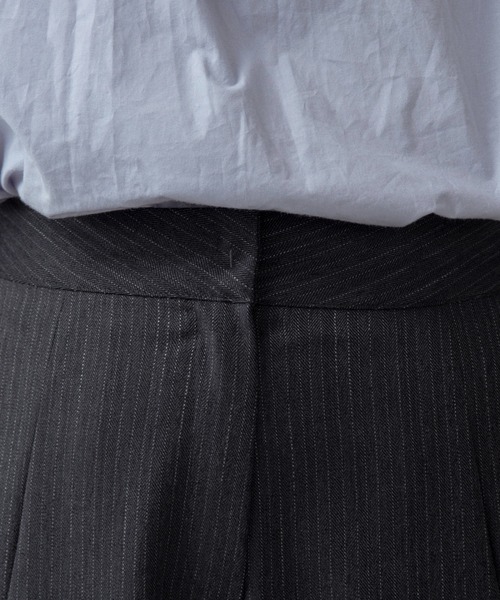 lawgy(ラウジー)の「nuance forme melange pants / ニュアンスフォルムメランジパンツ(スラックス・レディース・チャコール/グレー系・FREE)」の5枚目の写真