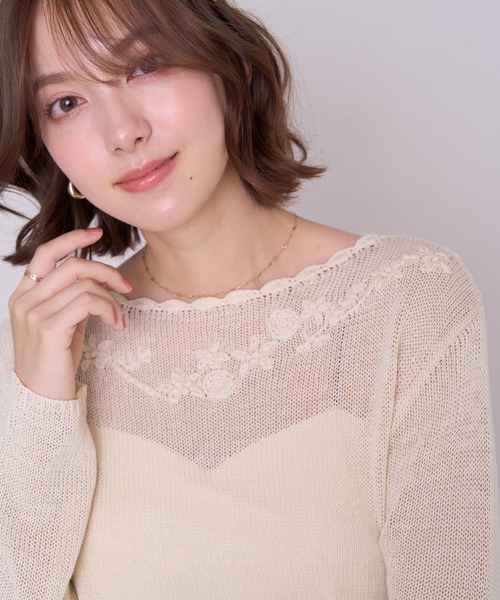 MISCH MASCH(ミッシュマッシュ)の「2026秋冬新作 スカラップネックフラワー刺繍ロング丈ニット(ニット/セーター・レディース・アイボリー/レッド/ブラウン・フリ-)」の9枚目の写真