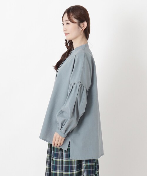 one'sterrace(ワンズテラス)の「綿麻 バンドカラー ボリューム袖ブラウス(シャツ/ブラウス・レディース・ブラック系8/ブラウン系8/ブルー系その他7・02)」の5枚目の写真