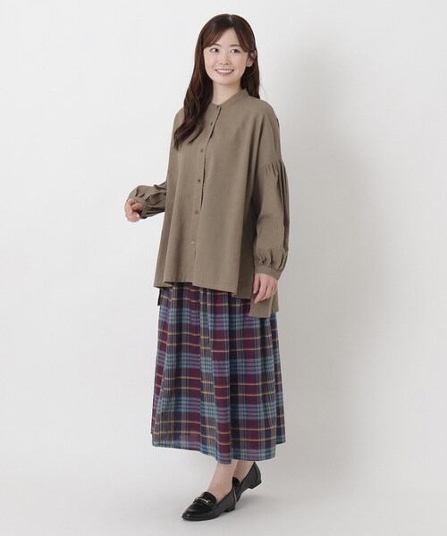 one'sterrace(ワンズテラス)の「綿麻 バンドカラー ボリューム袖ブラウス(シャツ/ブラウス・レディース・ブラック系8/ブラウン系8/ブルー系その他7・02)」の14枚目の写真