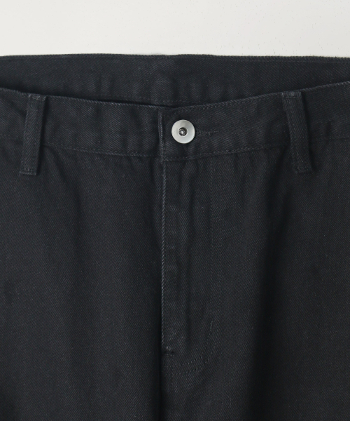 INDUST(インダスト)の「カーブドワイドデニムパンツ(ブラック)(デニムパンツ・レディース・ブルー・1(S)/2(M)/3(L))」の2枚目の写真